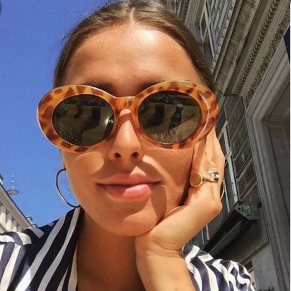 Boutique Accessories - Retro Oval Sunglasses Tapered Arms round lenses